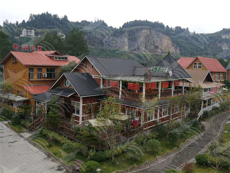 選擇合成樹脂瓦，為南方屋頂雨季防水護航